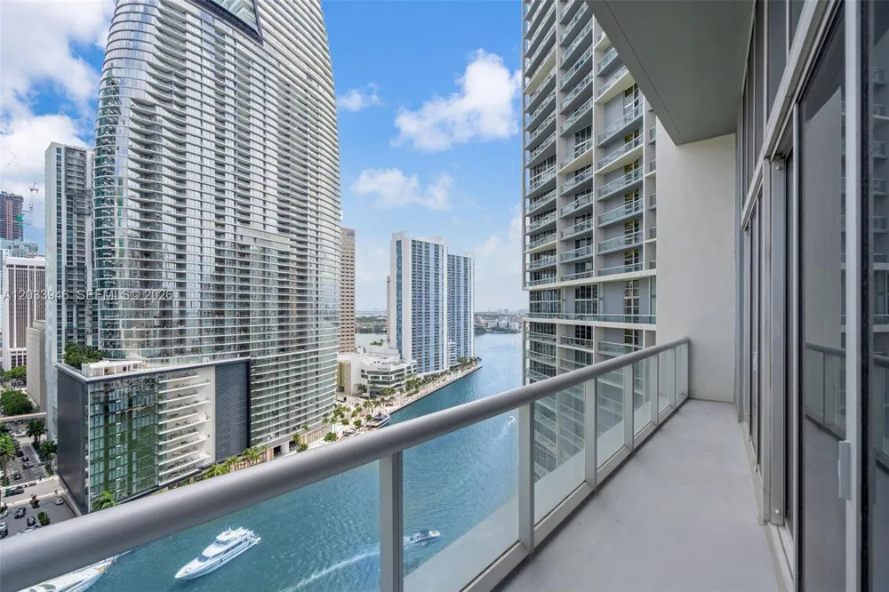 475 Brickell Ave #2215 Miami, FL 33131