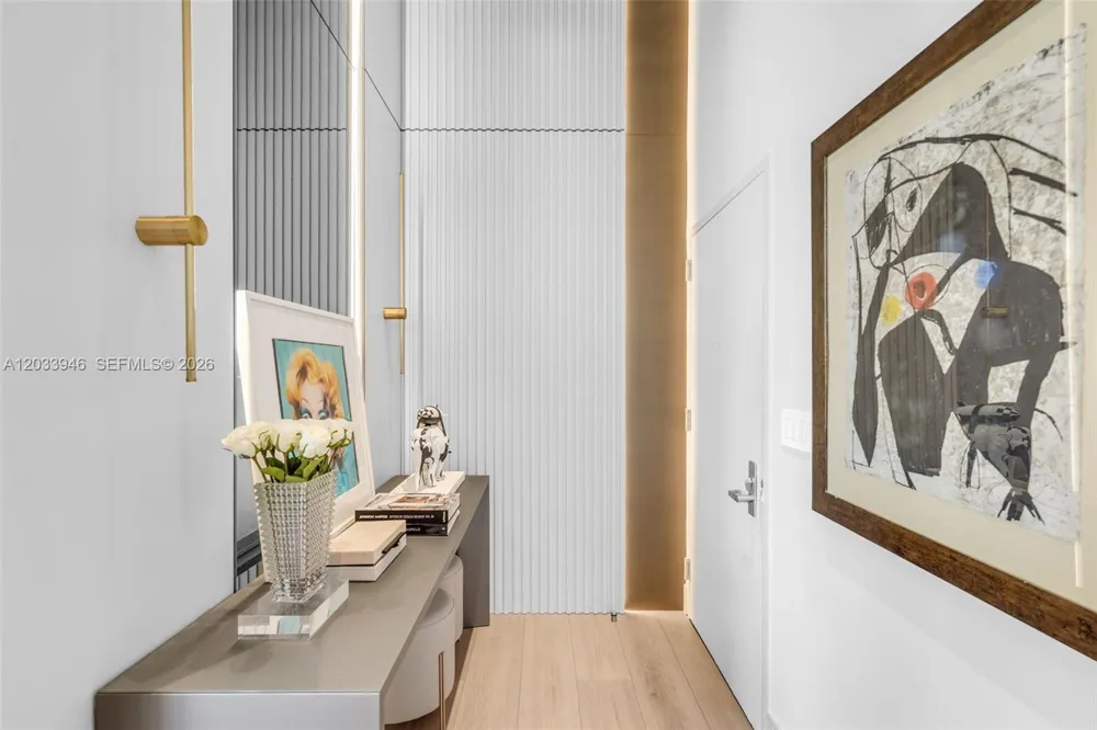 475 Brickell Ave #2215 Miami, FL 33131
