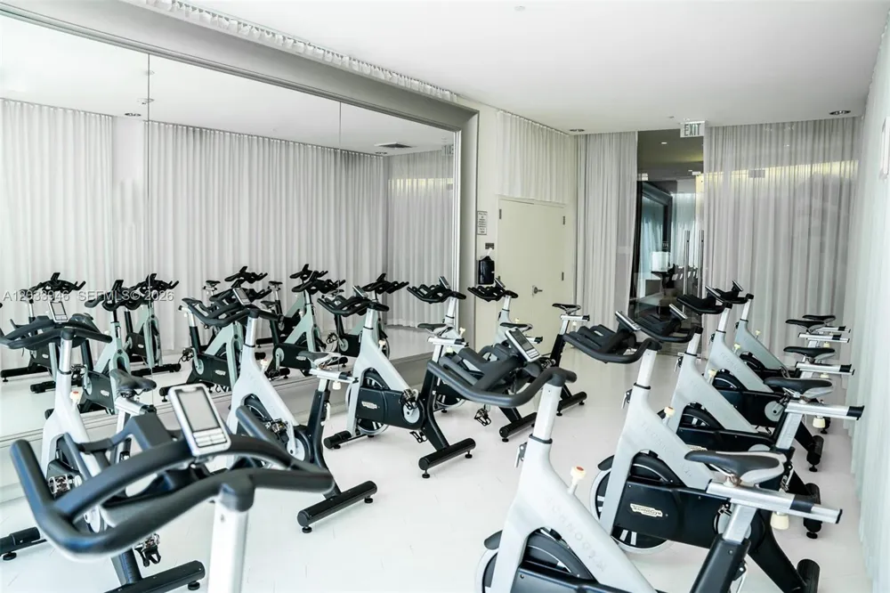 475 Brickell Ave #2215 Miami, FL 33131