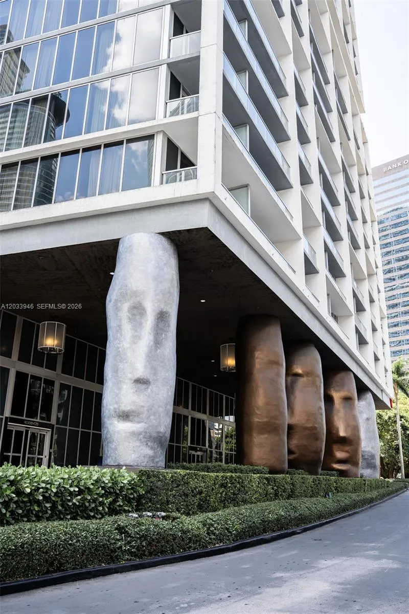 475 Brickell Ave #2215 Miami, FL 33131