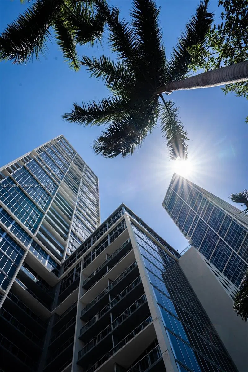 475 Brickell Ave #2215 Miami, FL 33131