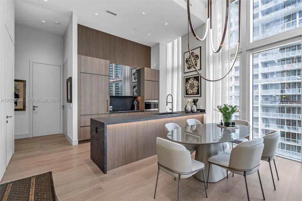 475 Brickell Ave #2215 Miami, FL 33131
