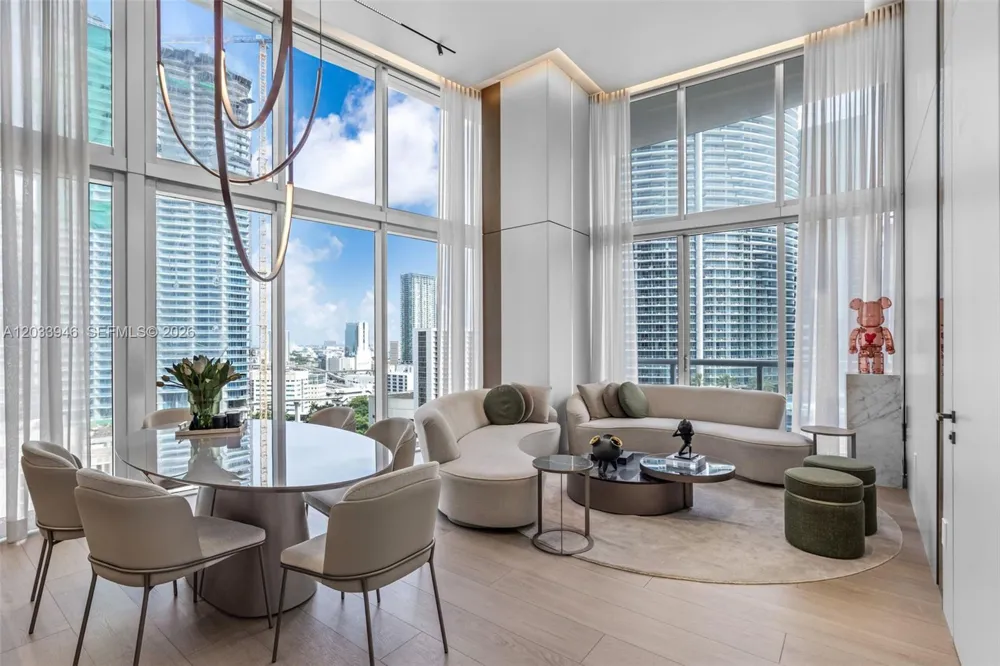 475 Brickell Ave #2215 Miami, FL 33131