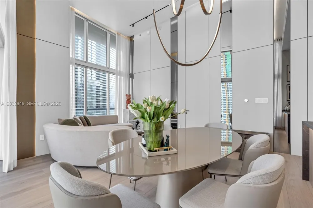 475 Brickell Ave #2215 Miami, FL 33131