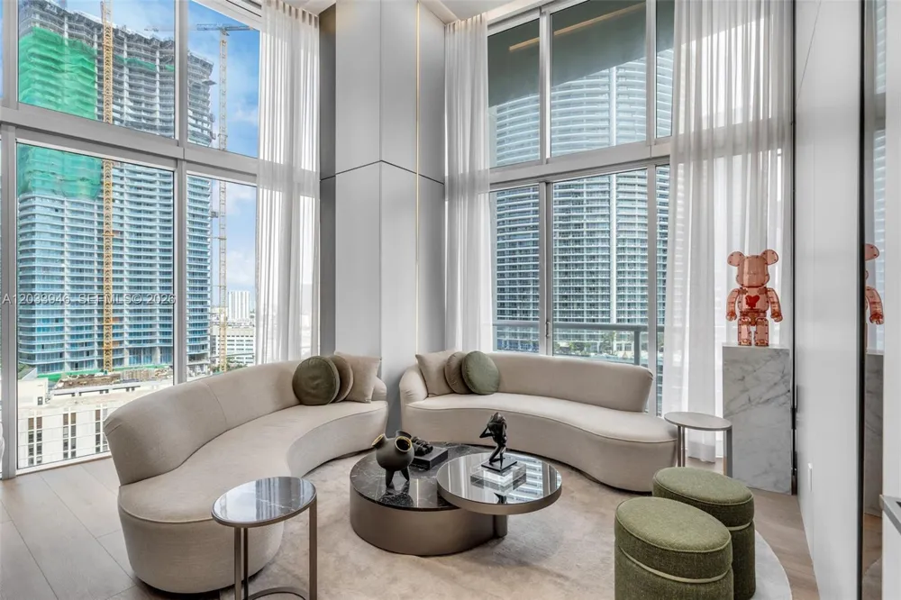 475 Brickell Ave #2215 Miami, FL 33131