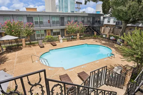 3131 Southwest Freeway #46