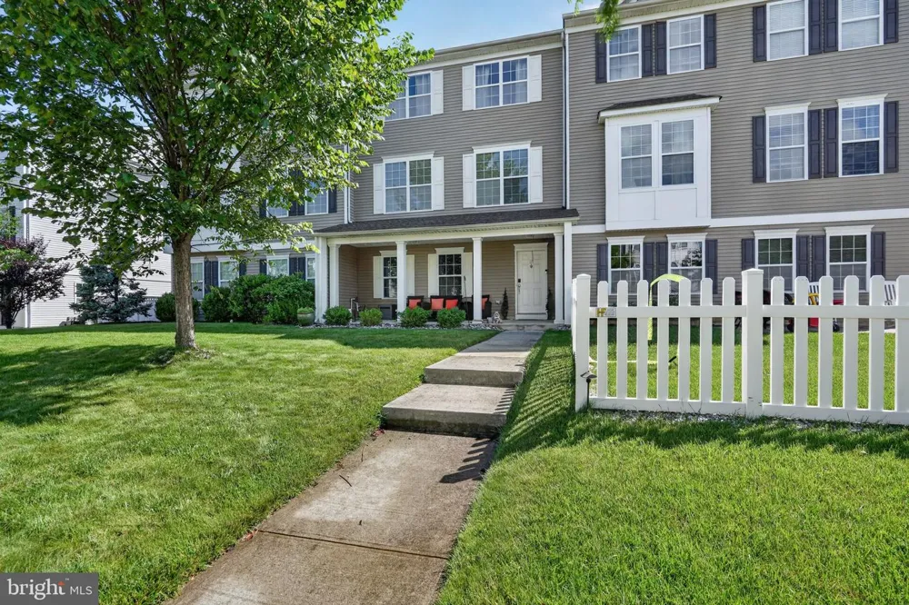24 MOUNTIE LANE Chesterfield, NJ 08515
