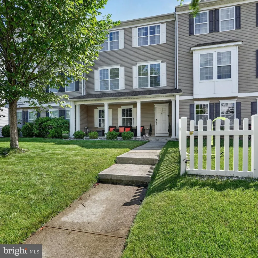 24 MOUNTIE LANE Chesterfield, NJ 08515