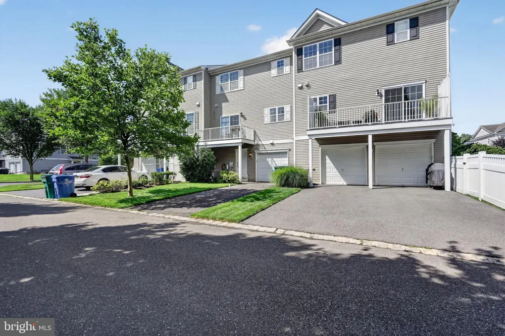 24 MOUNTIE LANE Chesterfield, NJ 08515