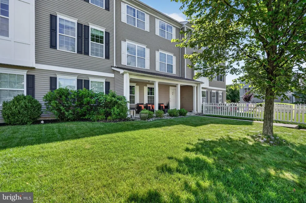 24 MOUNTIE LANE Chesterfield, NJ 08515