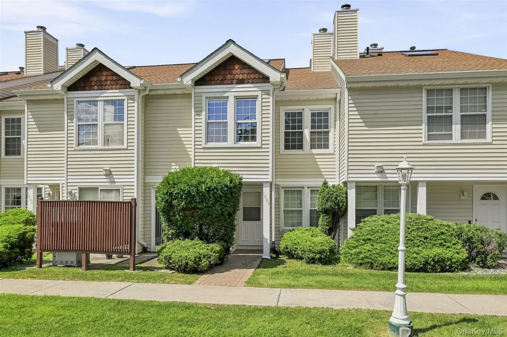 1005 Whispering Hills Chester, NY 10918