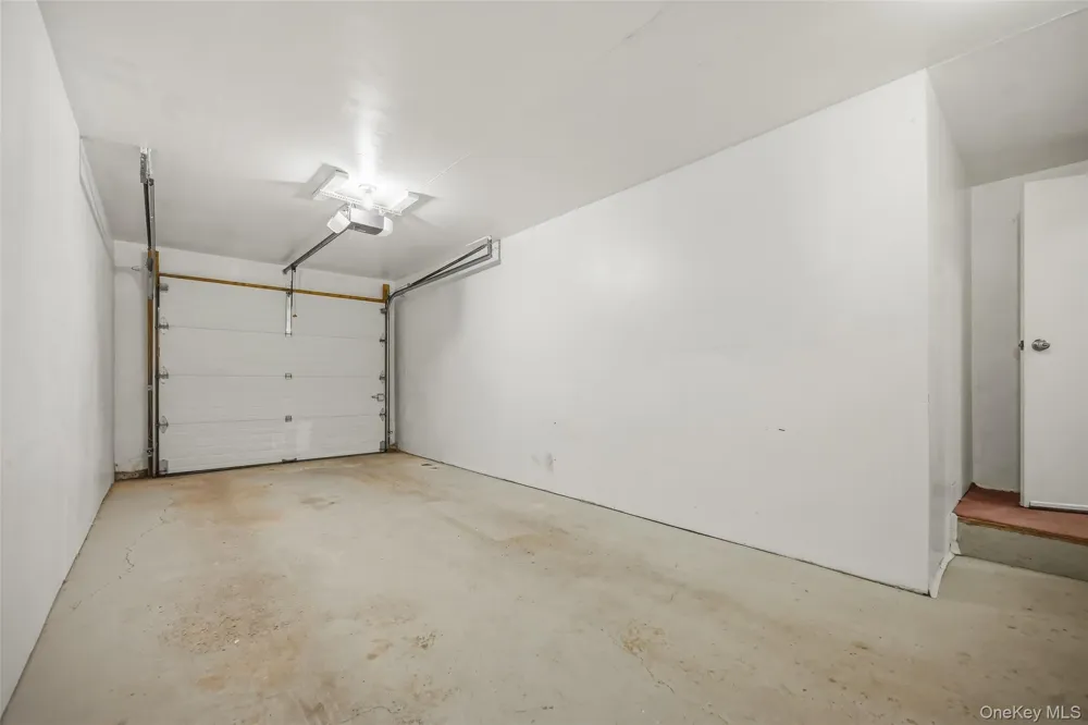 1005 Whispering Hills Chester, NY 10918