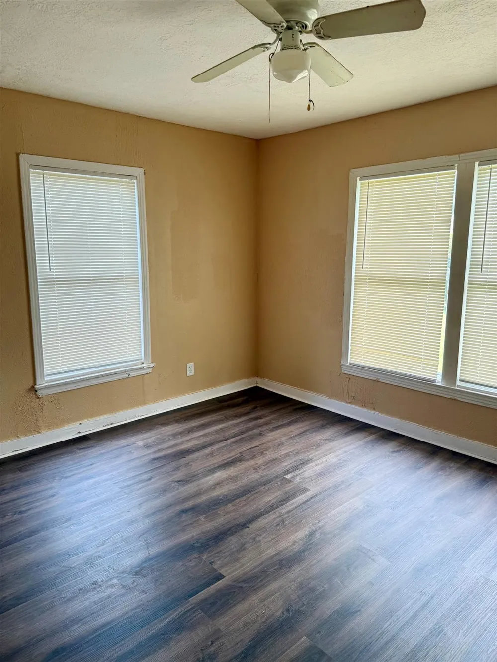 1908 Oregon Street Baytown, TX 77520