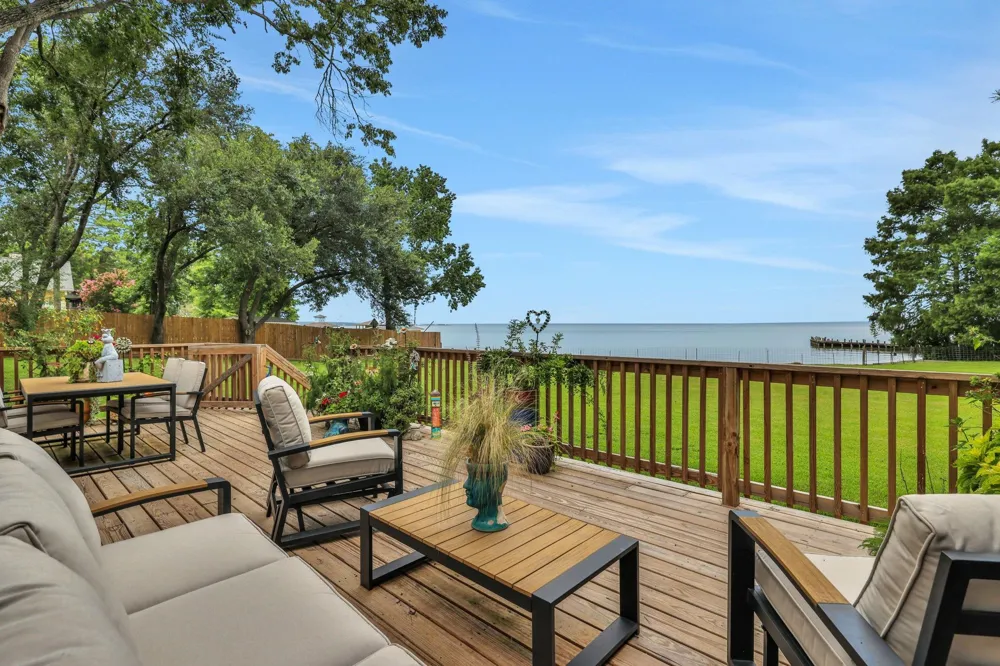 220 Harbor Run Drive Coldspring, TX 77331