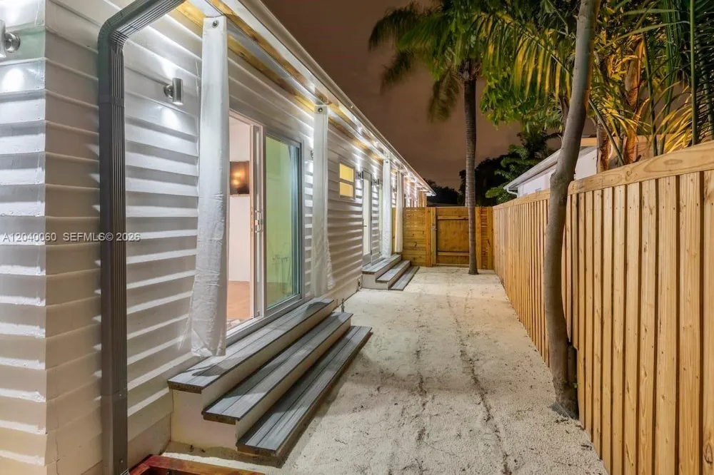 1232 NE 16th Ter Fort Lauderdale, FL 33304