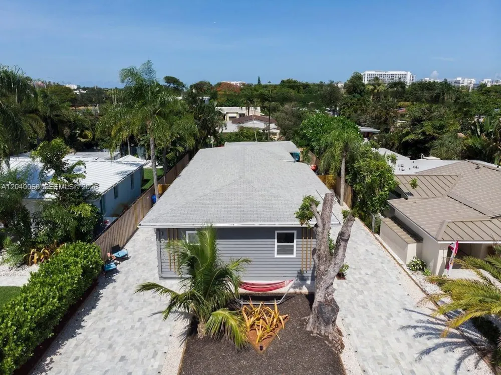 1232 NE 16th Ter Fort Lauderdale, FL 33304