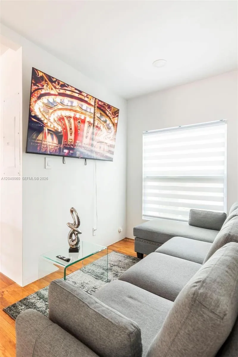 1232 NE 16th Ter Fort Lauderdale, FL 33304