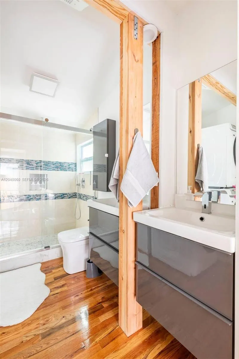 1232 NE 16th Ter Fort Lauderdale, FL 33304