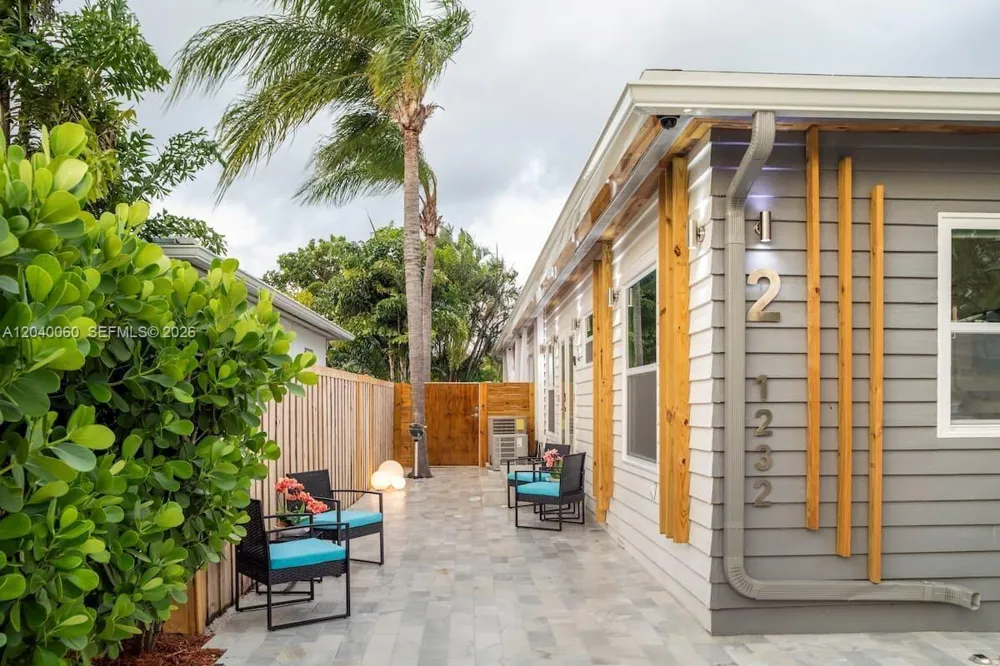 1232 NE 16th Ter Fort Lauderdale, FL 33304