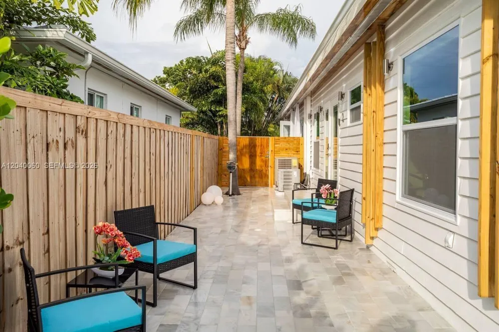 1232 NE 16th Ter Fort Lauderdale, FL 33304