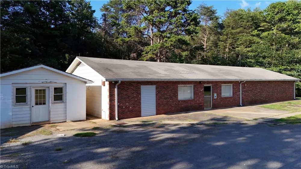 4218 NC 268 Ararat, NC 27007