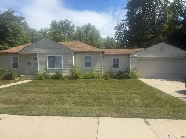 28744 Selkirk Street Southfield City, MI 48076