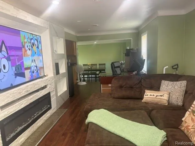 28744 Selkirk Street Southfield City, MI 48076
