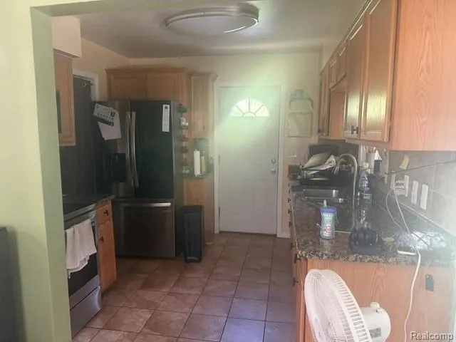 28744 Selkirk Street Southfield City, MI 48076