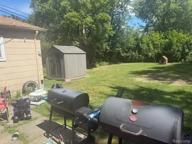 28744 Selkirk Street Southfield City, MI 48076