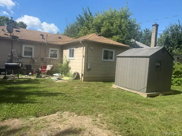 28744 Selkirk Street Southfield City, MI 48076