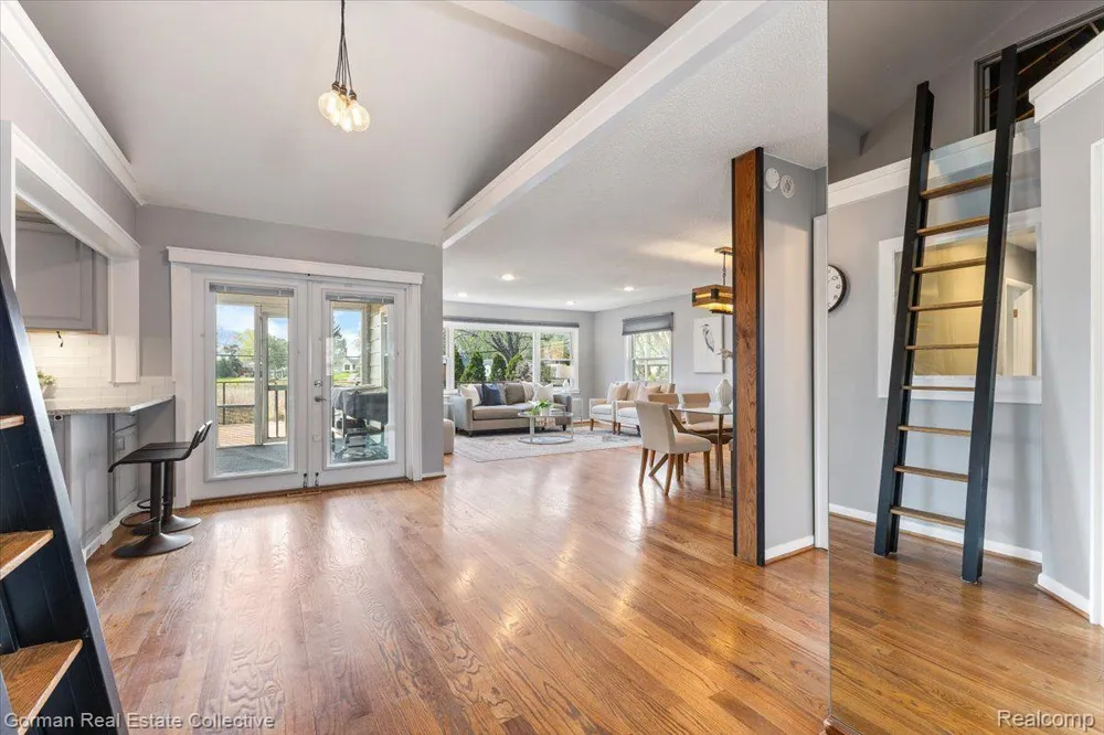4583 FOREST AVENUE Waterford Charter Township, MI 48328