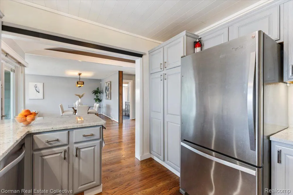 4583 FOREST AVENUE Waterford Charter Township, MI 48328