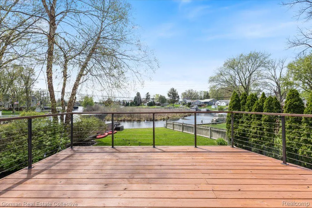 4583 FOREST AVENUE Waterford Charter Township, MI 48328