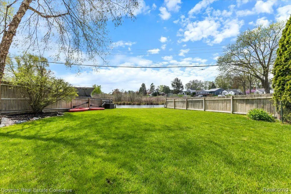 4583 FOREST AVENUE Waterford Charter Township, MI 48328