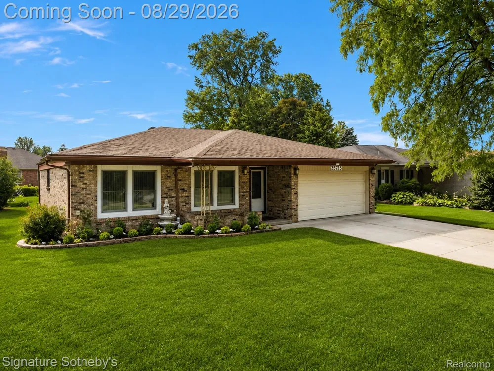 35715 Maureen Drive Sterling Heights City, MI 48310