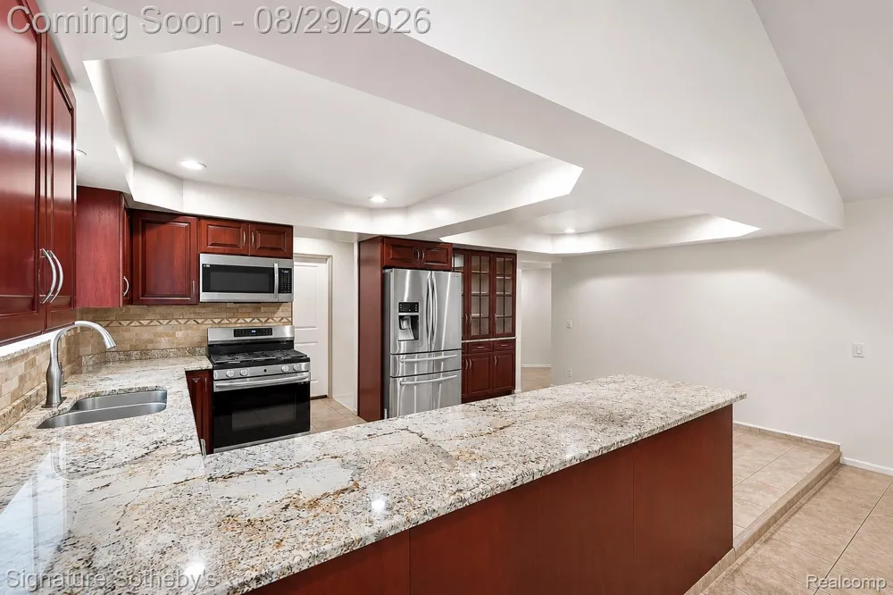 35715 Maureen Drive Sterling Heights City, MI 48310