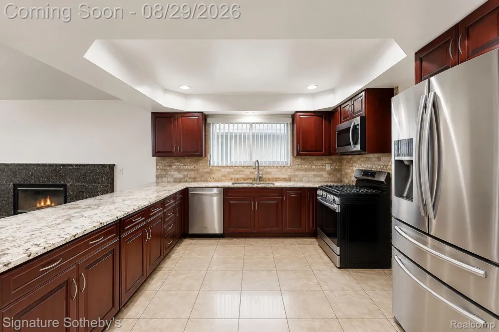 35715 Maureen Drive Sterling Heights City, MI 48310