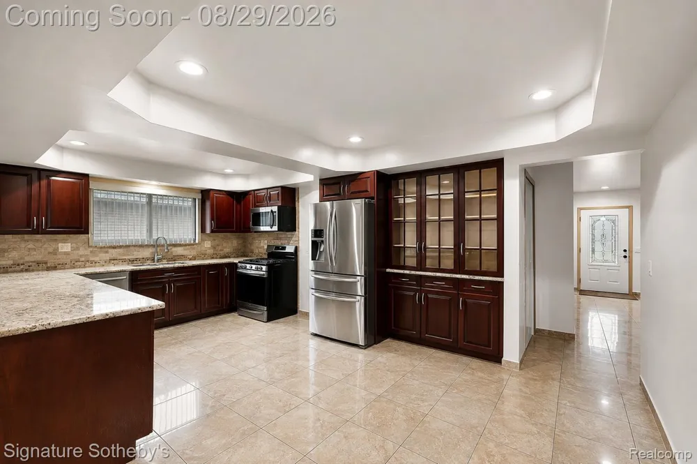 35715 Maureen Drive Sterling Heights City, MI 48310