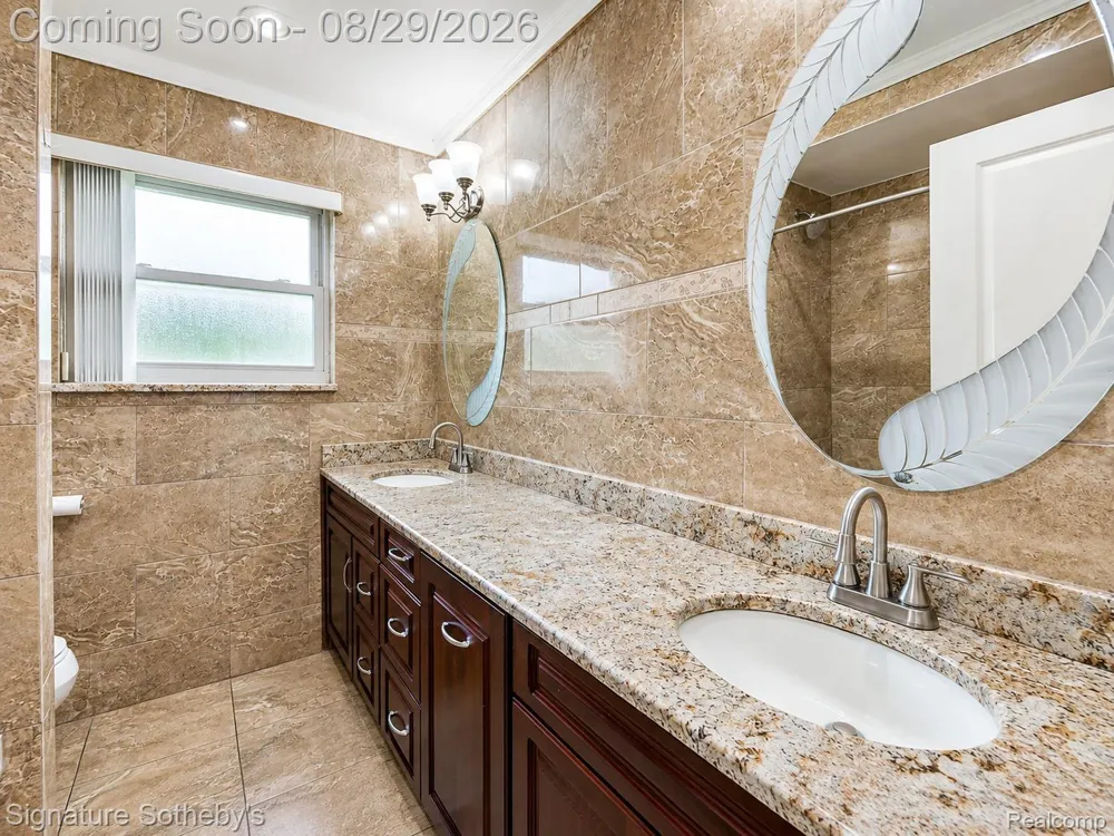 35715 Maureen Drive Sterling Heights City, MI 48310