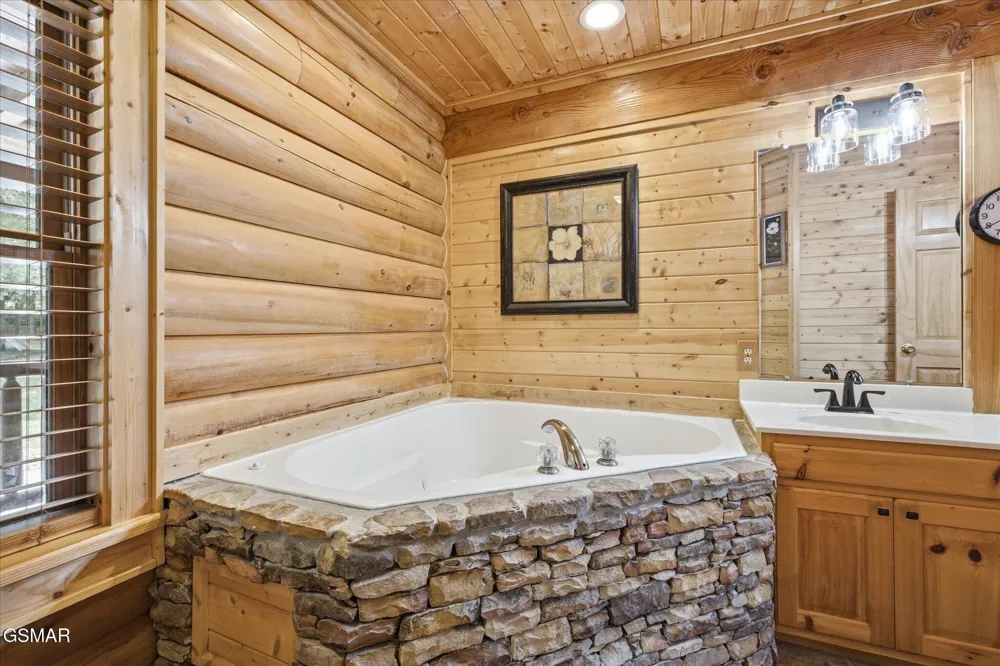 3213 Big Cove Court Sevierville, TN 37862