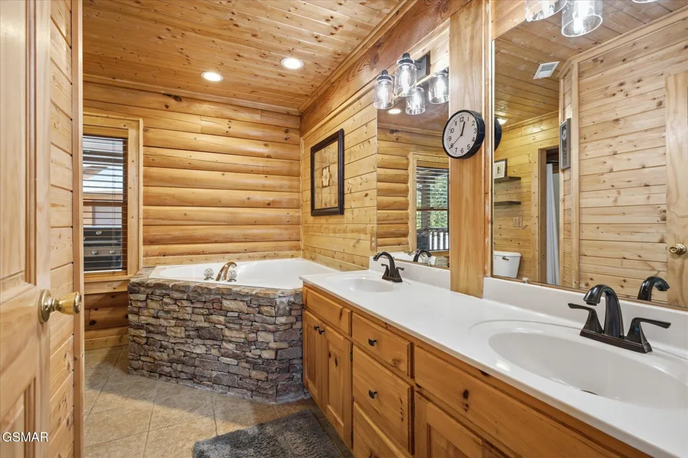 3213 Big Cove Court Sevierville, TN 37862
