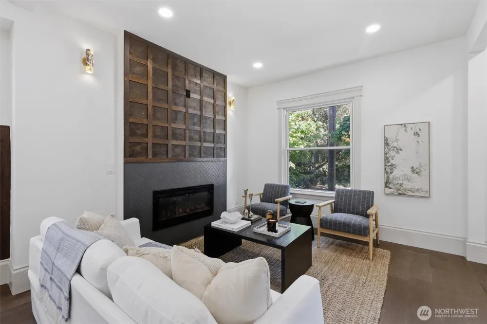 1721 3rd Avenue Seattle, WA 98109