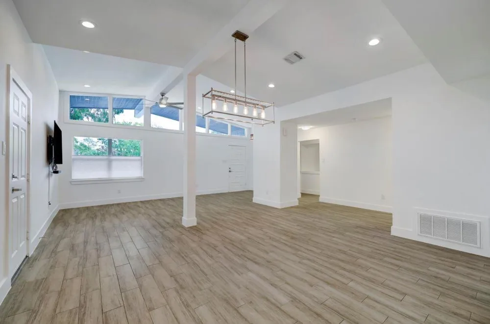 5207 Benning Drive Houston, TX 77035