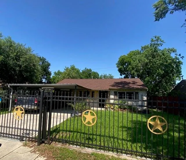 6623 Cresthill Street Houston, TX 77033