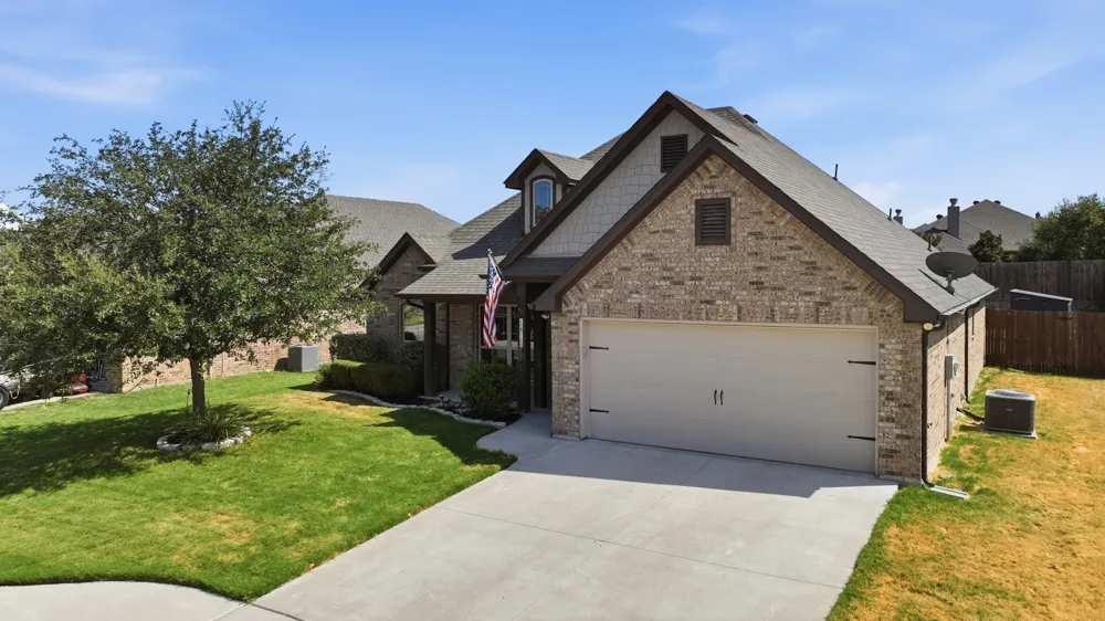 1813 Town Creek Circle Weatherford, TX 76086