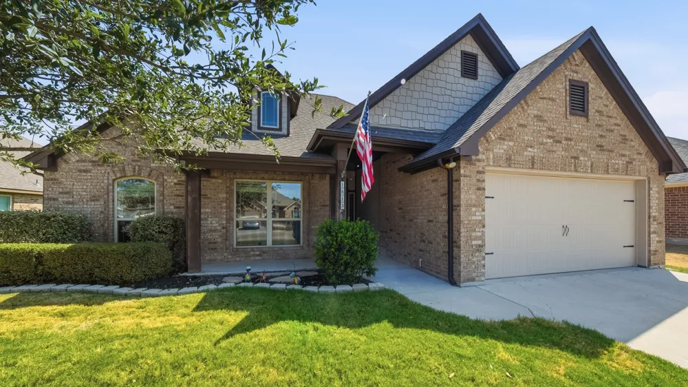 1813 Town Creek Circle Weatherford, TX 76086