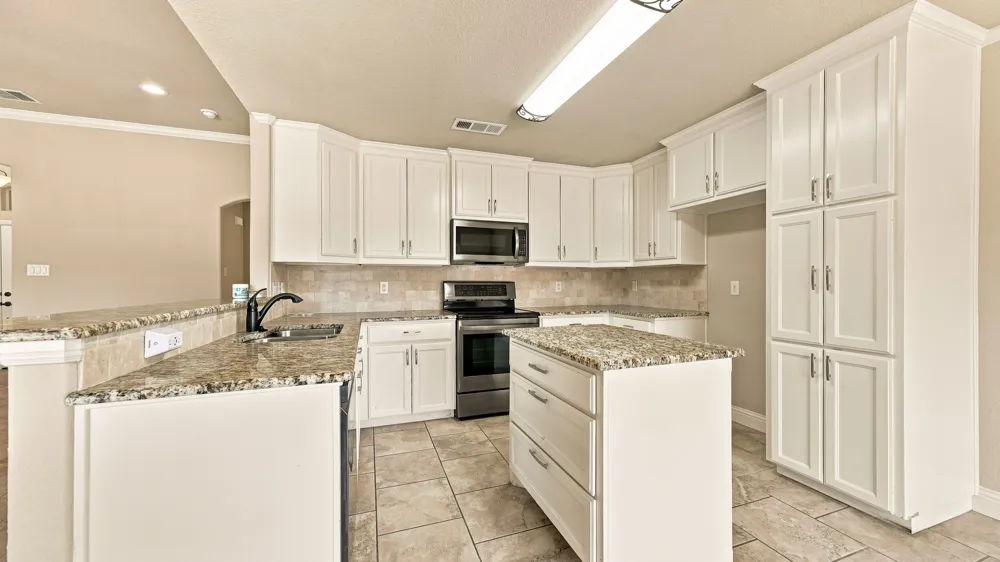 1813 Town Creek Circle Weatherford, TX 76086