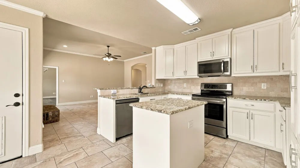 1813 Town Creek Circle Weatherford, TX 76086