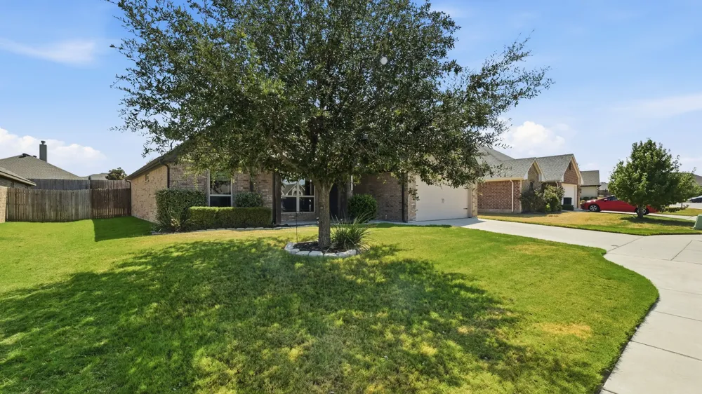 1813 Town Creek Circle Weatherford, TX 76086