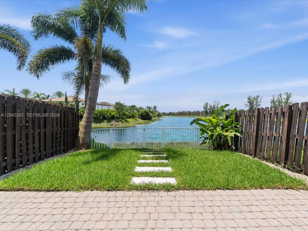 11628 NW 87th Ln #11628 Doral, FL 33178